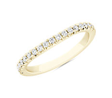 Anillo de bodas curvo con diamantes de estilo lujoso para combinar en oro amarillo de 14 k (1/4 qt. total)