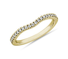 Anillo de bodas curvo con micropavé de diamantes para combinar en oro amarillo de 14 k (1/6 qt. total)