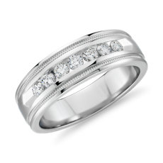 铂金锯状滚边槽镶钻石结婚戒指（1/2 克拉总重量）