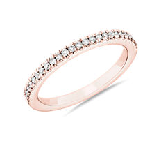 Anillo de bodas con pavé de diamantes para combinar en oro rosado de 14 k (1/8 qt. total)