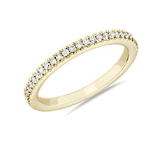 NUEVO. Anillo de bodas con pavé de diamantes para combinar, en oro amarillo de 14 k (.12 qt. total)