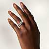 鉑金小巧扭紋鑽石永恆戒指 （1/5 克拉總重量） 的第一個替代檢視圖