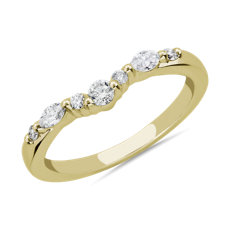 Romantic Round and Marquise Curved Diamond Ring in 18k Yellow Gold (0.23 ct. tw.)