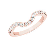Anillo de bodas curvo con diamantes de estilo retro para combinar en oro rosado de 14 k (1/3 qt. total)