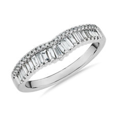 14k 白金 ZAC ZAC POSEN 长方形钻石和密钉钻石皇冠曲形结婚戒指（3/8 克拉总重量）