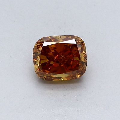 0.53 quilates de color intenso Naranja amarillento amarronado Diamante de talla cojín:
