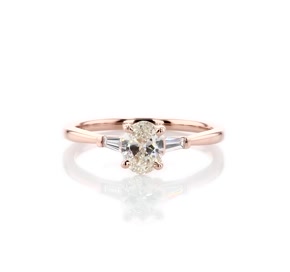 14k 玫瑰金尖頂長方形鑽石訂婚戒指（1/6 克拉總重量）