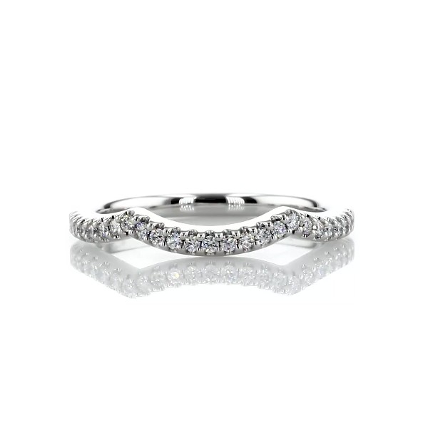 Twisted Double Chevron Wedding Ring in 14k White Gold (1/6 ct. tw.)