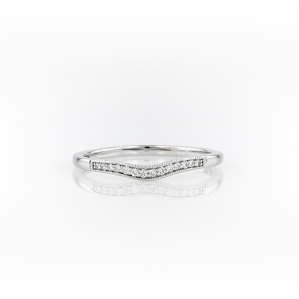 Graduated Milgrain Curved Diamond Band in 14k White Gold (1/10 ct. tw.)