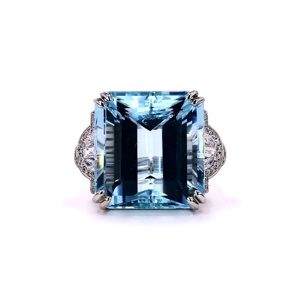 Aquamarine and Diamond Ring in 18k White Gold