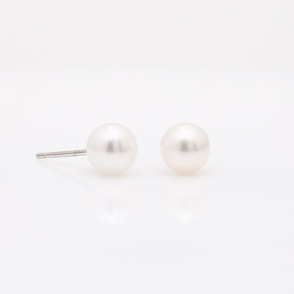 Freshwater Cultured Pearl Stud Earrings in Sterling Silver (6-6.5mm)