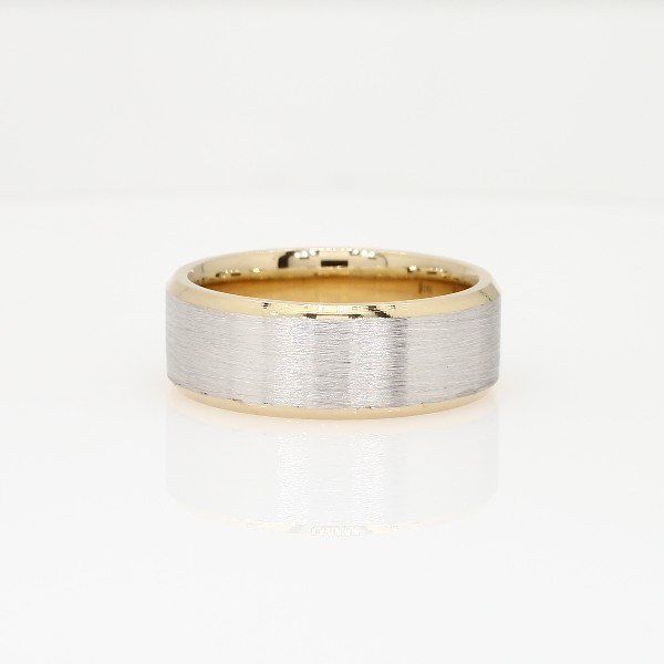 14k 白金和黄金刷面处理配斜边结婚戒指（7 毫米）